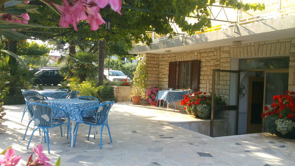 Bed and Breakfast Pansion Margerita Poreč Exterior foto